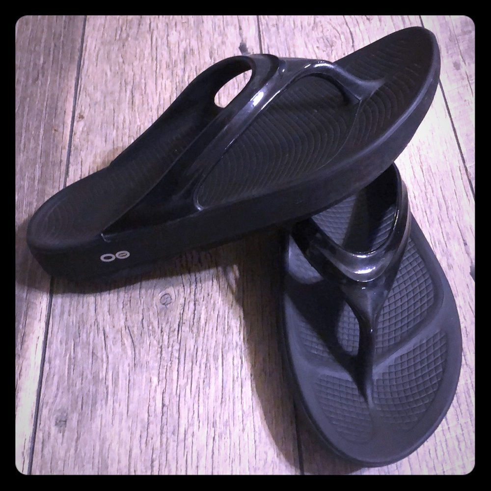 Oofos women’s sandals... running recovery sandal